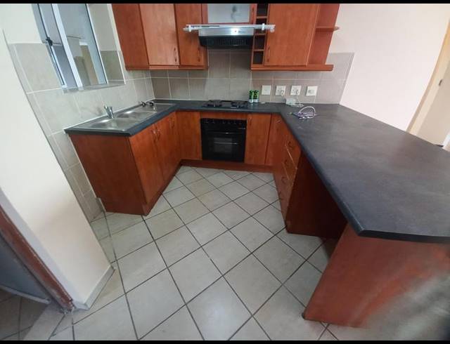 2 BEDROOM APARTMENT FOR SALE IN VANDERBIJLPARK SE 10